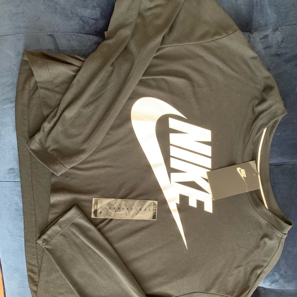 Medium Nike long sleeve shirt